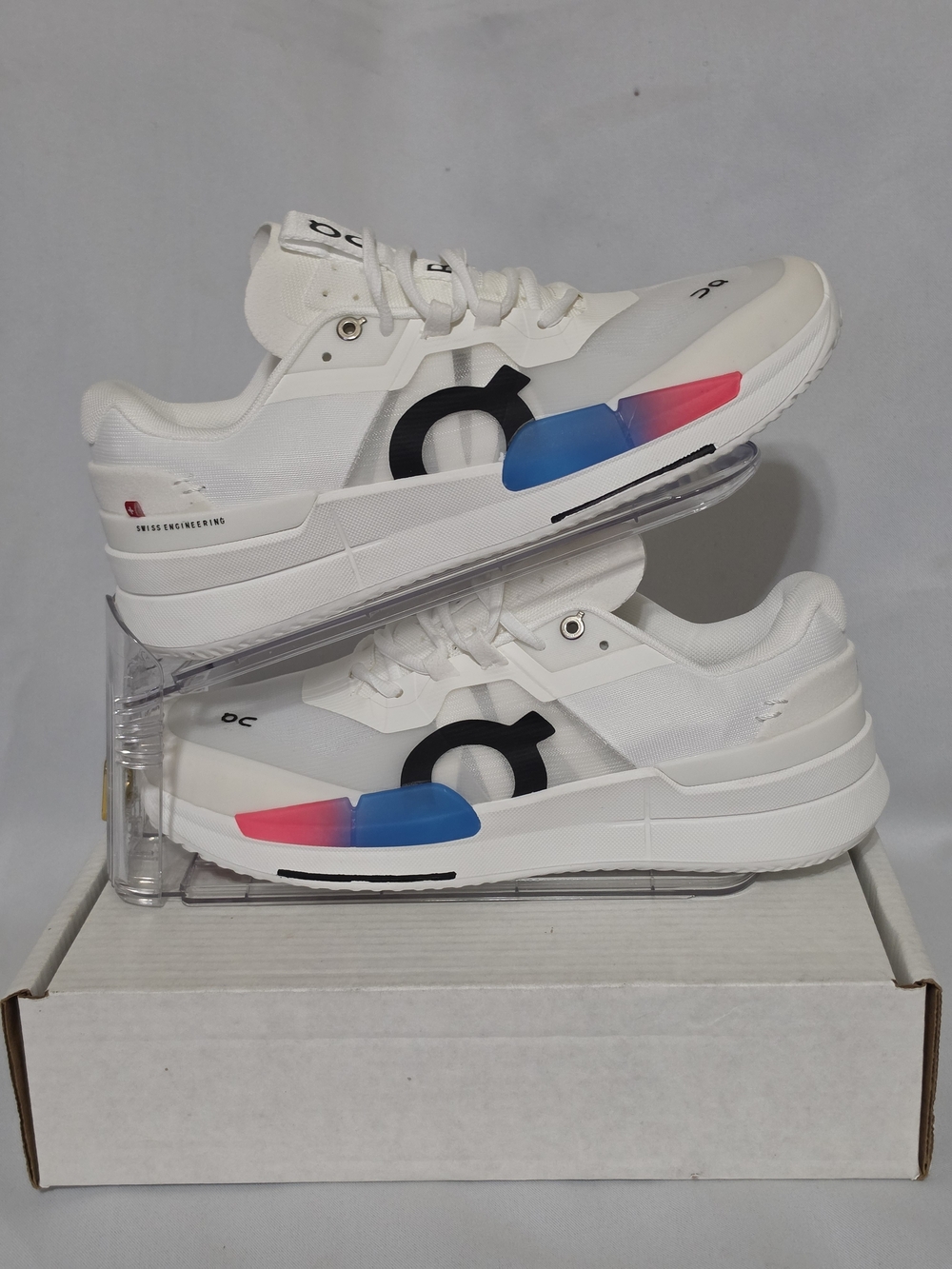 ON The Roger Pro 2 'White Malibu' Athletic Shoes US Men Size 10 (NWOT)